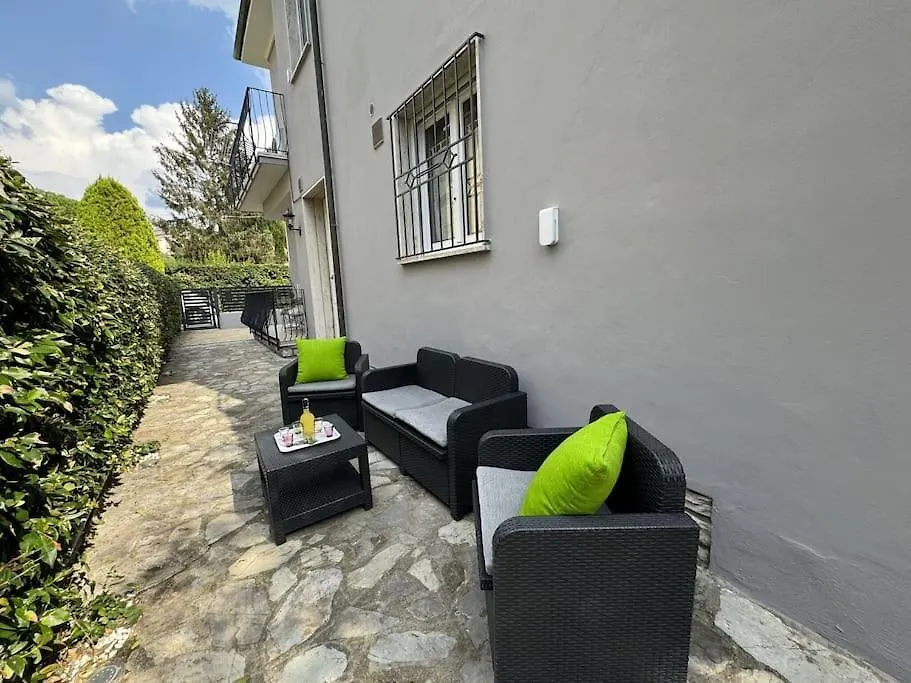 Villa Gru Lucca 0*,